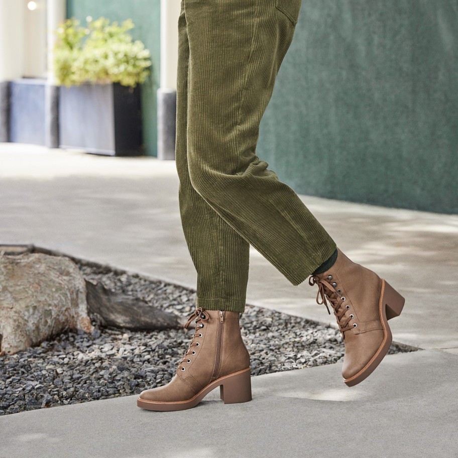 Heels LifeStride | Rhodes Combat Boot